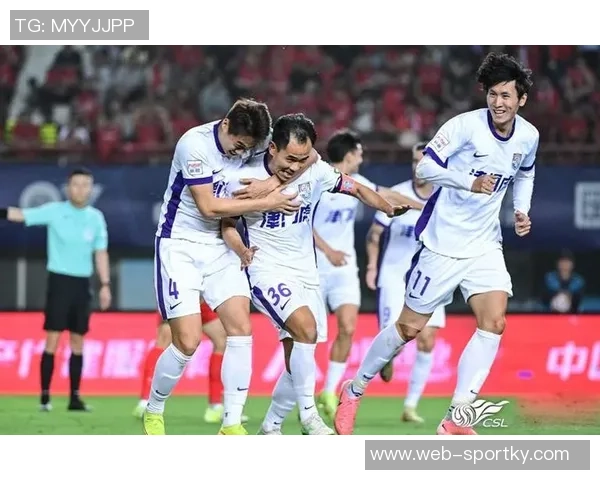 山东三兄弟展现强大实力泰山逆转海港海牛逆转国安西海岸平蓉城精彩纷呈