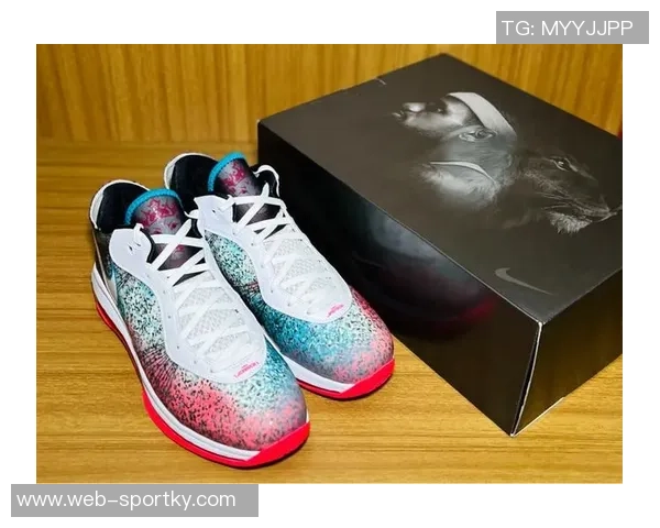 迈克米勒致敬两连冠将爱车改装为詹姆斯迈阿密配色球鞋主题款式 迈克米勒致敬两连冠将爱车改装为詹姆斯迈阿密配色球鞋主题款式